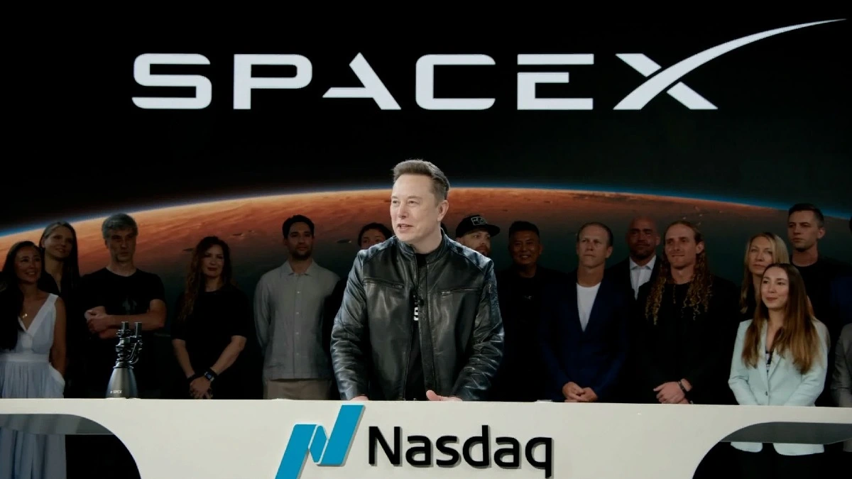 SpaceX celebró en Nasdaq su debut bursátil, una operación récord que marcó el paso de la compañía de la supervivencia financiera a una nueva etapa como gigante aeroespacial.