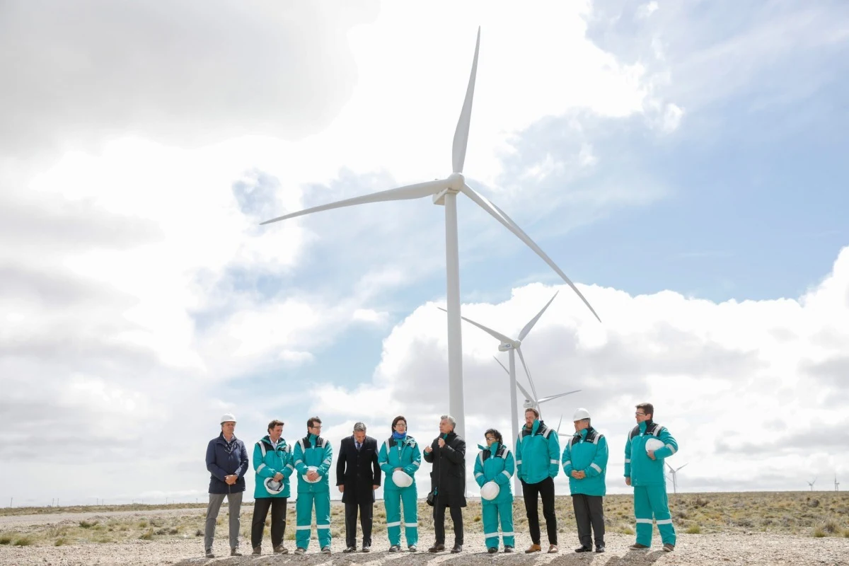YPF Luz se posiciona como la mayor empresa dedicada exclusivamente a la generación eléctrica en el país y ocupa el tercer lugar en términos de capacidad instalada.