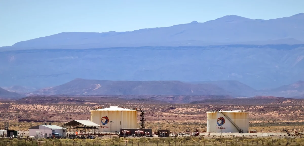 TotalEnergies prevé aprovechar instalaciones existentes para iniciar el piloto petrolero de San Roque en 2027.
