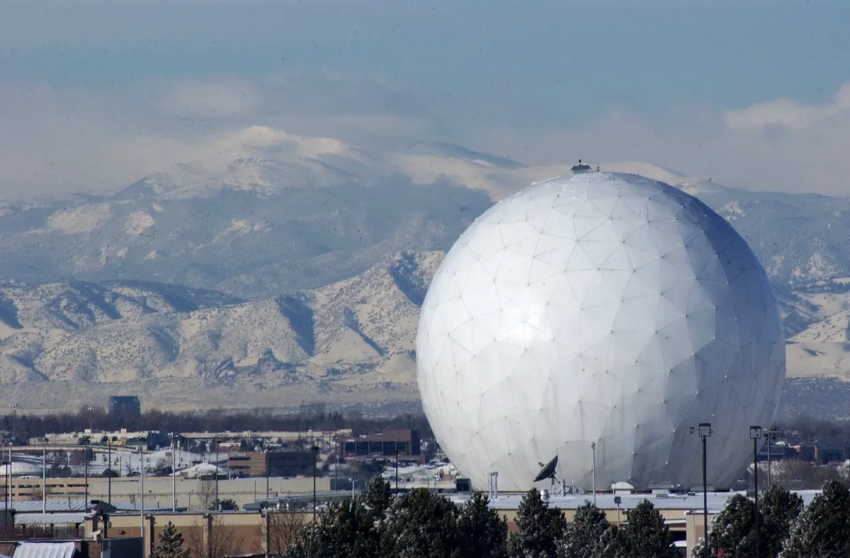 Buckley Space Force Base, en Colorado, donde Radiant proyecta instalar su microreactor.