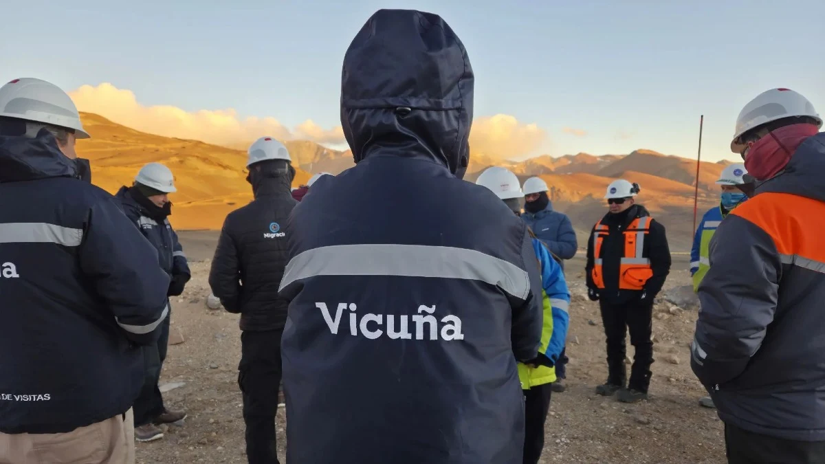 Equipos técnicos en el área del proyecto Vicuña, uno de los desarrollos de cobre, oro y plata más relevantes de la cordillera sanjuanina (Fuente: Vicuña).