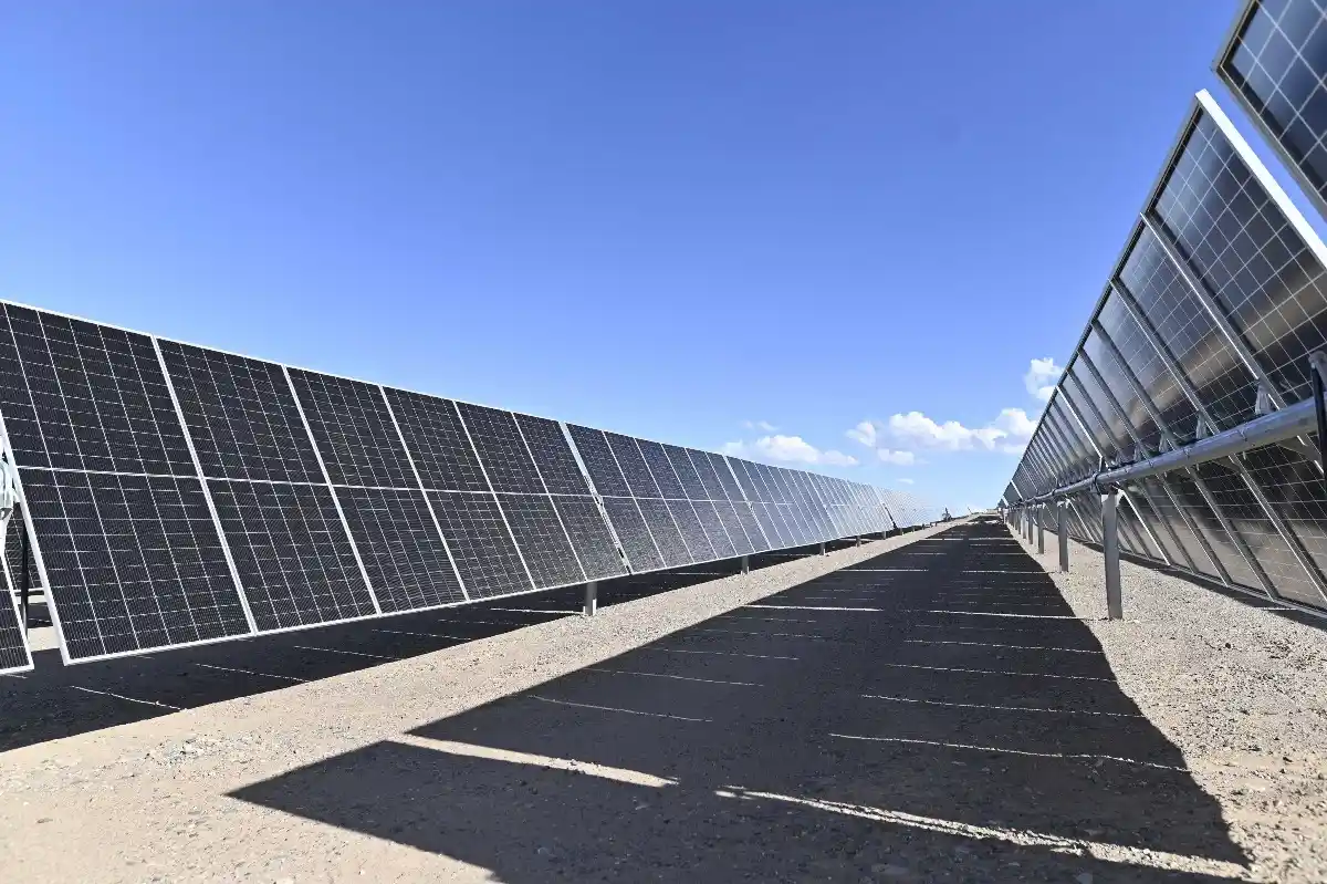 YPF Luz continúa incorporando capacidad de generación con el Parque Eólico Cementos Avellaneda y el Parque Solar El Quemado.