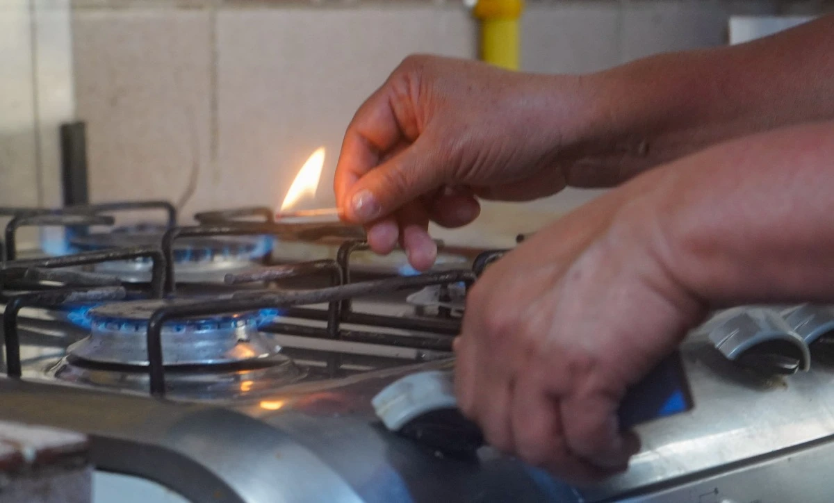 El estado de las instalaciones internas y la falta de mantenimiento de los artefactos son los principales factores asociados a una combustión deficiente.