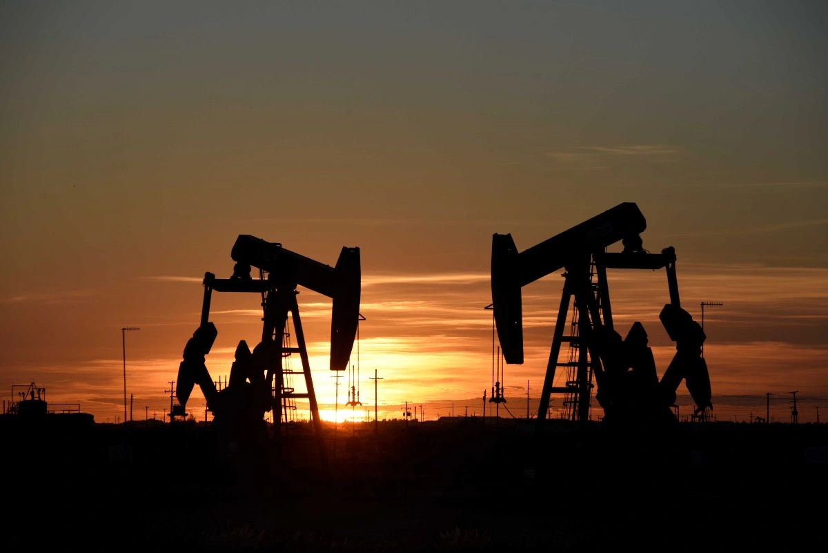 BP reorienta su capital hacia los hidrocarburos mientras reduce la inversión prevista en negocios de transición energética.