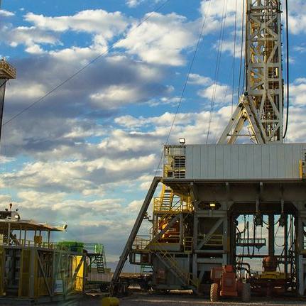 YPF incrementa su inversión en el proyecto Argentina LNG a USD 24.000 millones